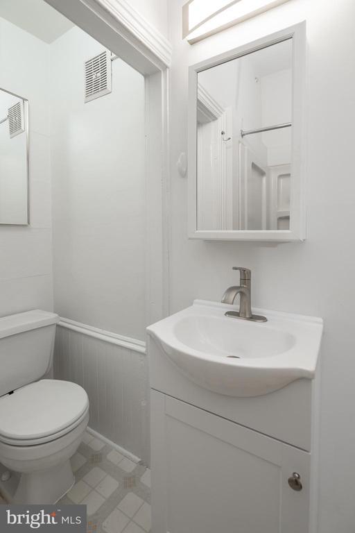 Building Photo - 932 N 5th St