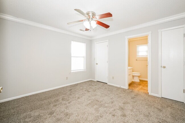 Building Photo - 1653 Farm Meadow Dr