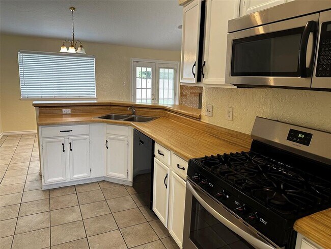 Building Photo - 13015 Tregarnon Dr