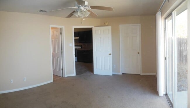 Building Photo - 515 Deloris Dr