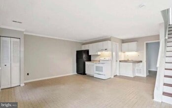 Building Photo - 5501 Woodlawn Manor Ct