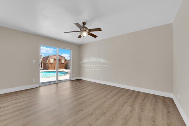 Building Photo - 6762 Carrera Dr