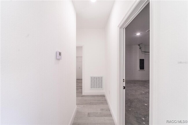 Building Photo - 9521 N Old Mill Way