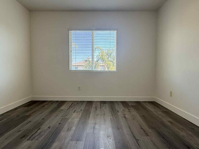 Building Photo - 27647 Rosemont Ct
