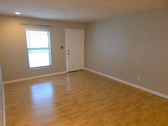 Building Photo - 1 Bed 1 Bath Near Downtown/Baldwin Park/Winter Park