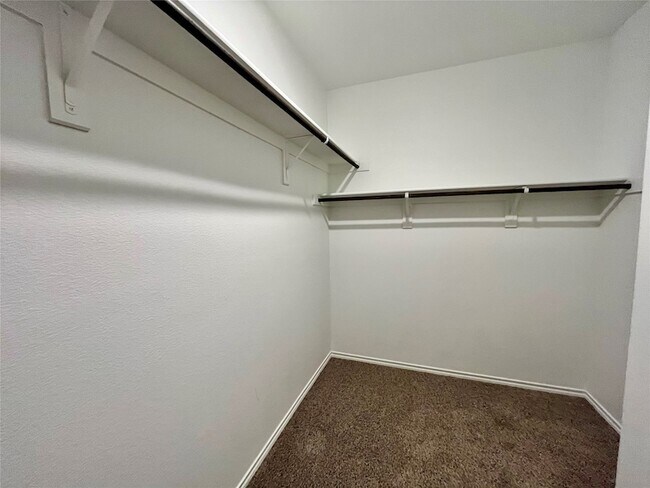 Building Photo - 2304 Lattimore St