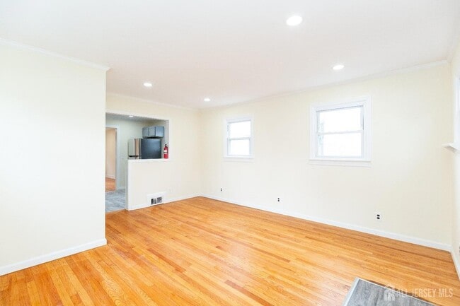 Building Photo - 78 Koyen St