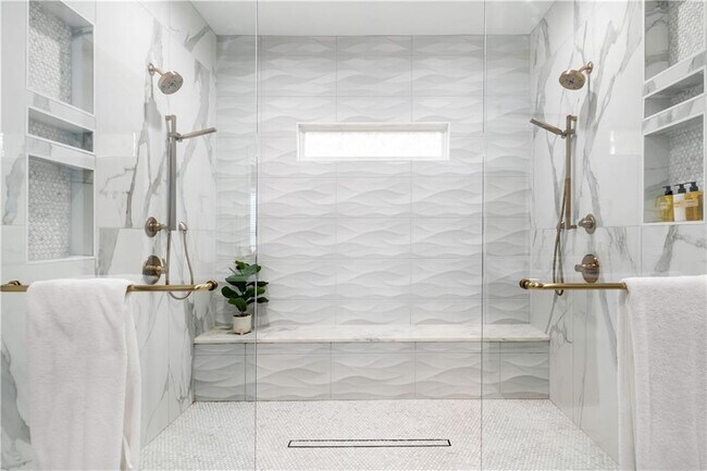 Building Photo - 1393 Glenwood Ave SE