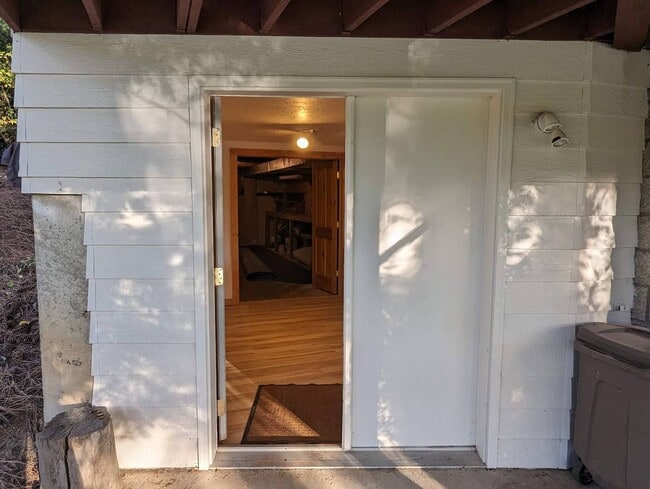 Building Photo - 134 Hanaford Rd