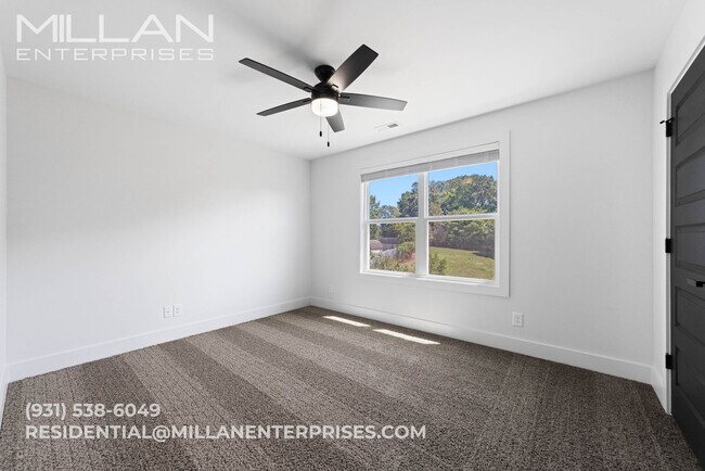 Building Photo - Luxury Modern Home with Covered Deck & Bon...