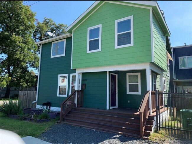 Primary Photo - 4322 Chapman St