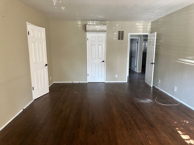 Building Photo - Valley Spring, 11339-11345