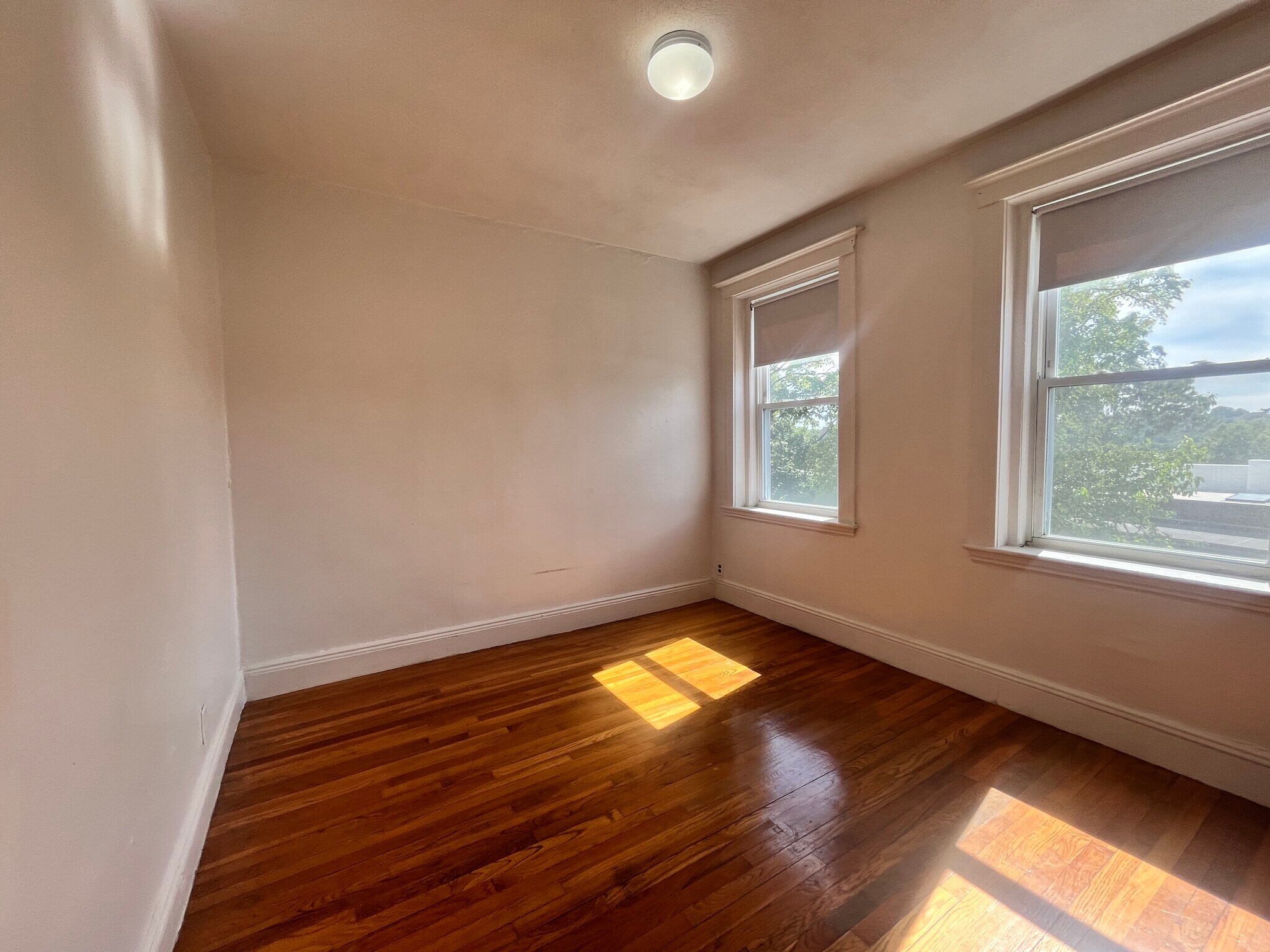 Building Photo - 9A Egremont Rd