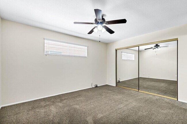 Building Photo - 12828 N 113th Ave