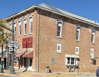 Building Photo - 2 N Main St