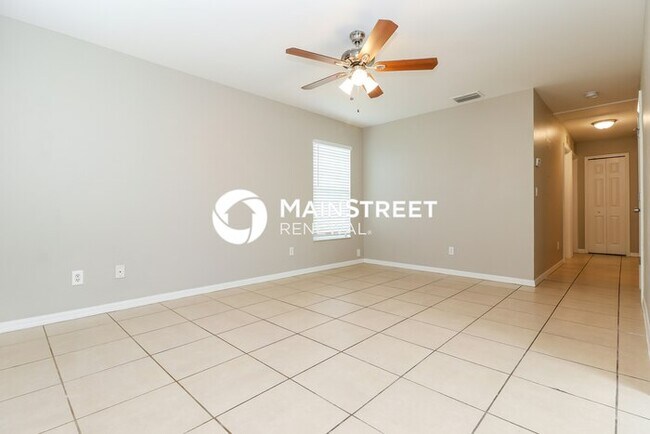Building Photo - 3 Bedroom Pet-Friendly Home in Fort Myers, FL with Main Street Renewal