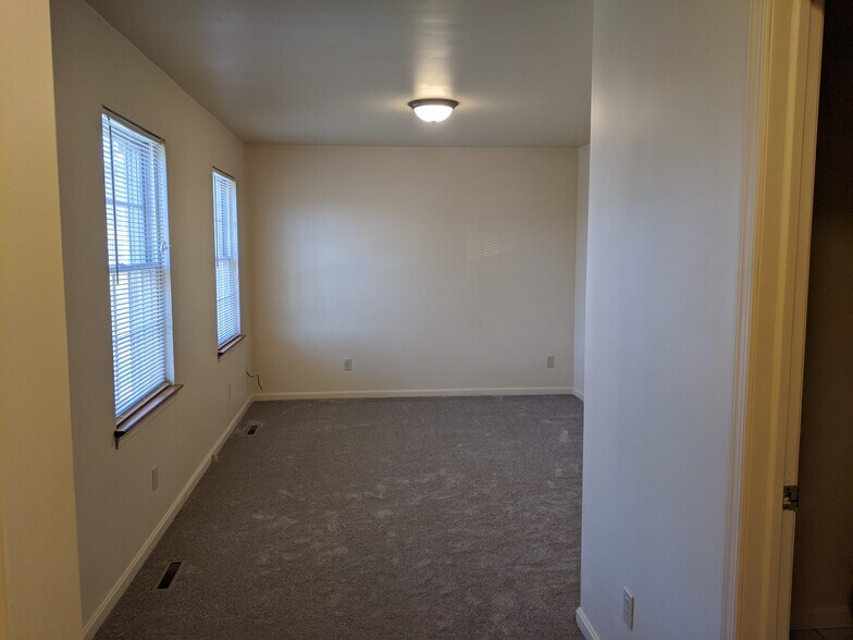 Building Photo - 1198 Bloom Rd