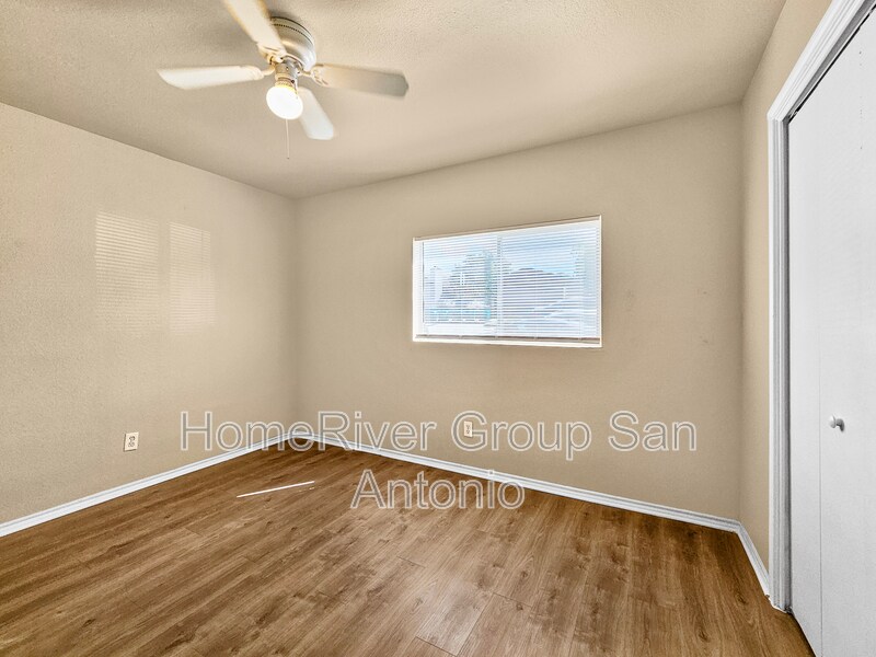 Building Photo - 529 Dukeway