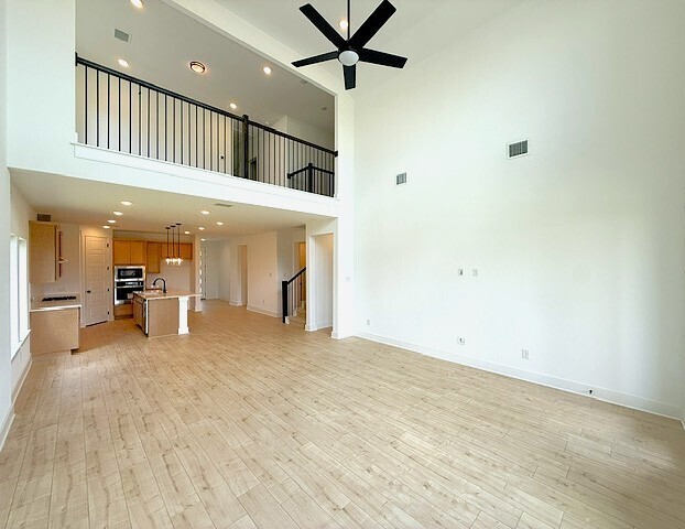 Building Photo - Brand New Home 5 bedroom, 4 bath with loft
