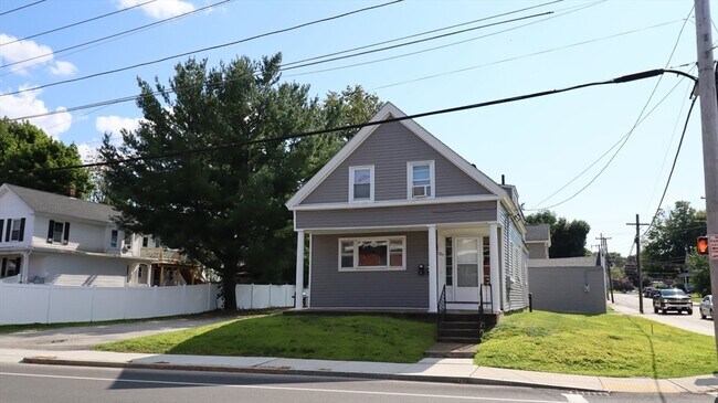 Building Photo - 154 Pleasant St