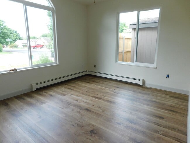 Building Photo - Recent Remodel