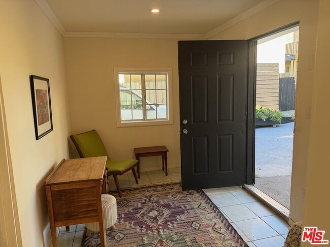 Building Photo - 1222 N Virgil Ave