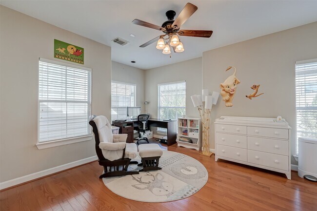 Building Photo - 410 Fowler St