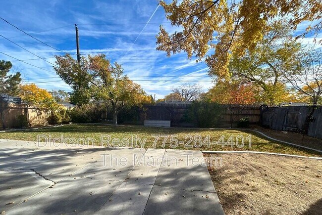 Building Photo - 640 James Ln