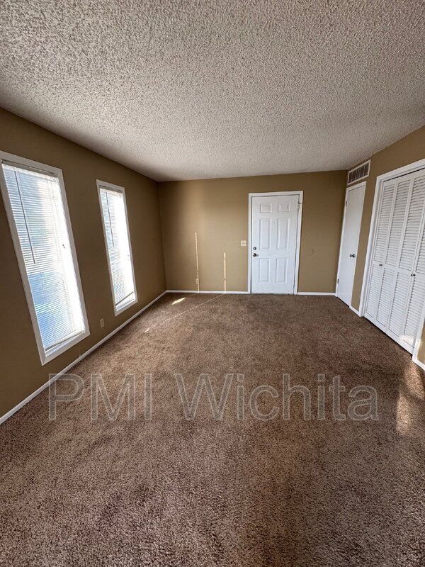 Building Photo - 6832 W Par Ln