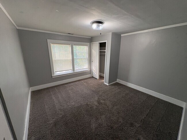 Building Photo - 2800 R St