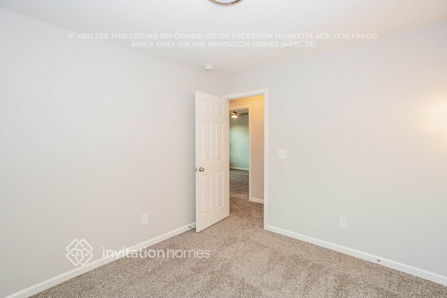 Building Photo - 4186 Broadstairs Dr SW