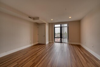 Building Photo - 1040 John F. Kennedy Blvd
