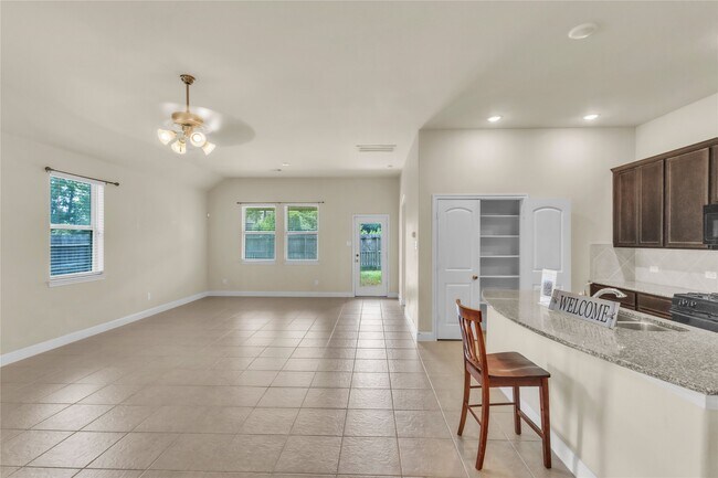 Building Photo - 4819 Eagles Glen Dr