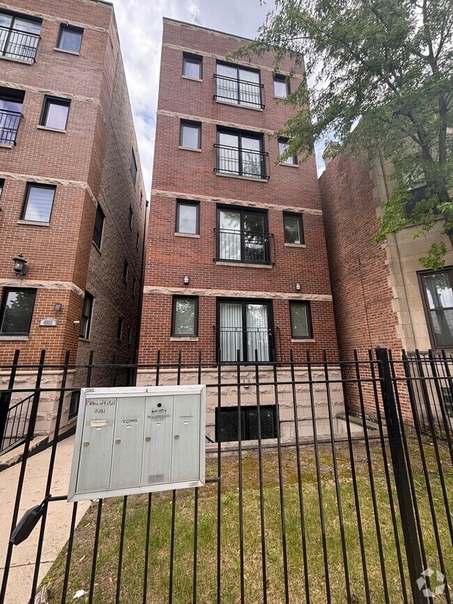 Building Photo - 4933 S Prairie Ave