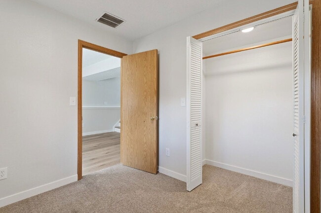 Building Photo - 4335 Conquista Dr
