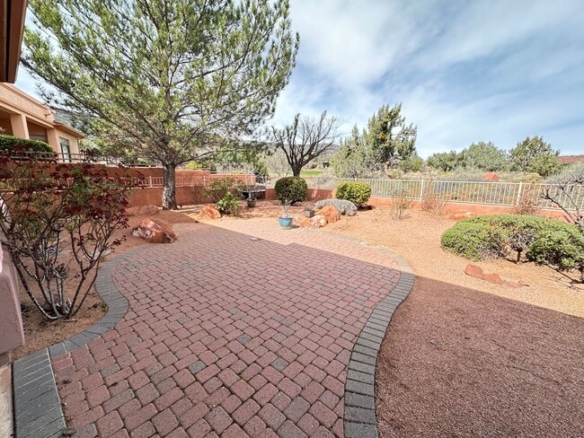 Building Photo - HOUSE - SEDONA - 4 BEDROOM HOME
