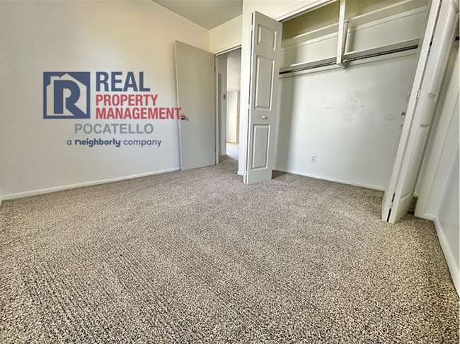 Building Photo - MOVE IN SPECIAL - Newly remodeled - 3 Bedr...