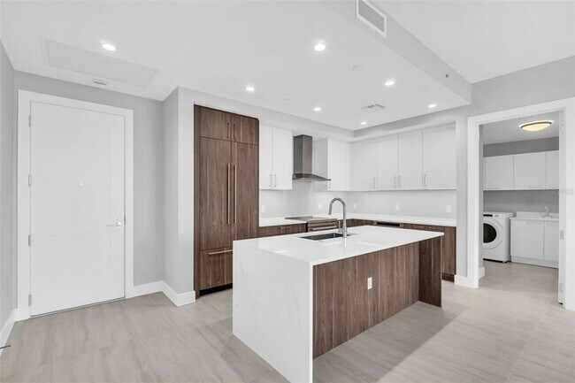Building Photo - 275 1st Ave S
