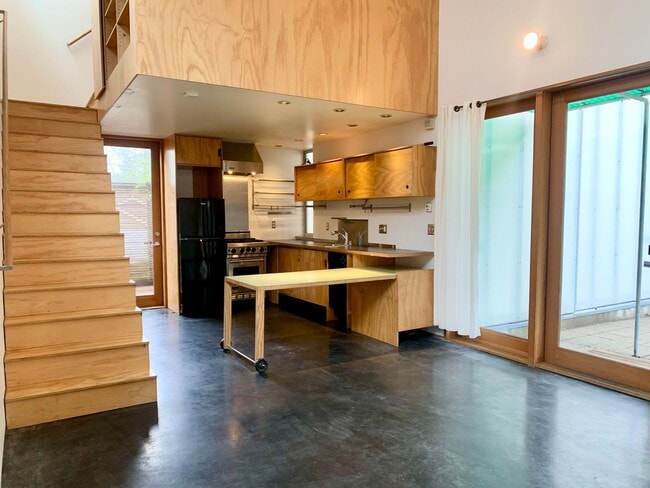 Building Photo - Central Seattle Home