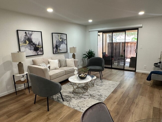 Building Photo - Must See This Remodeled 2 Bedroom, 1 Bathroom Condo in San Jose!