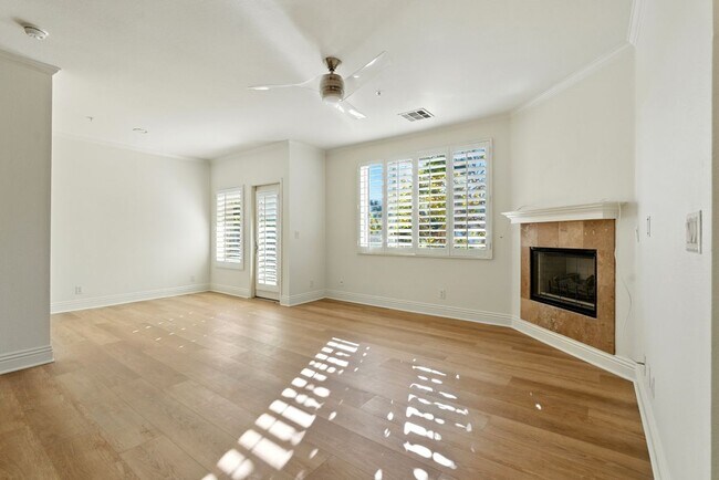 Building Photo - 22681 Oakgrove, 225