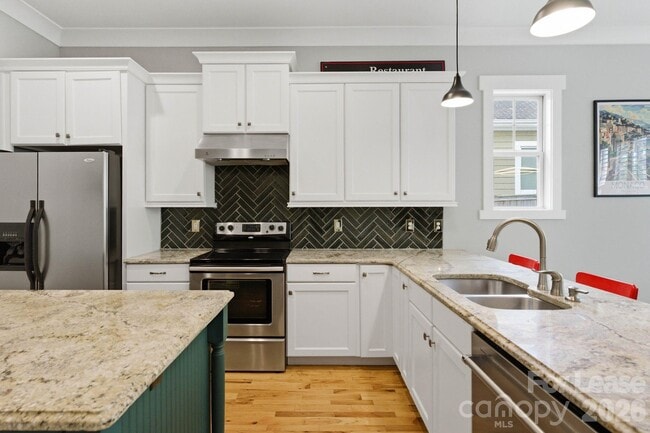 Building Photo - 2724 Holt St