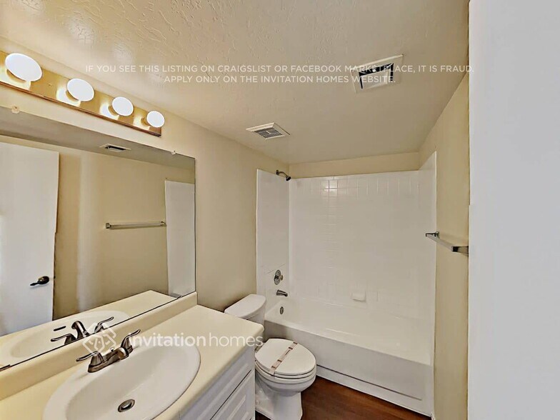 Building Photo - 1535 N Horne