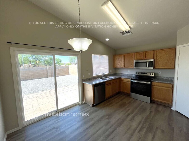 Building Photo - 12034 W Scotts Dr