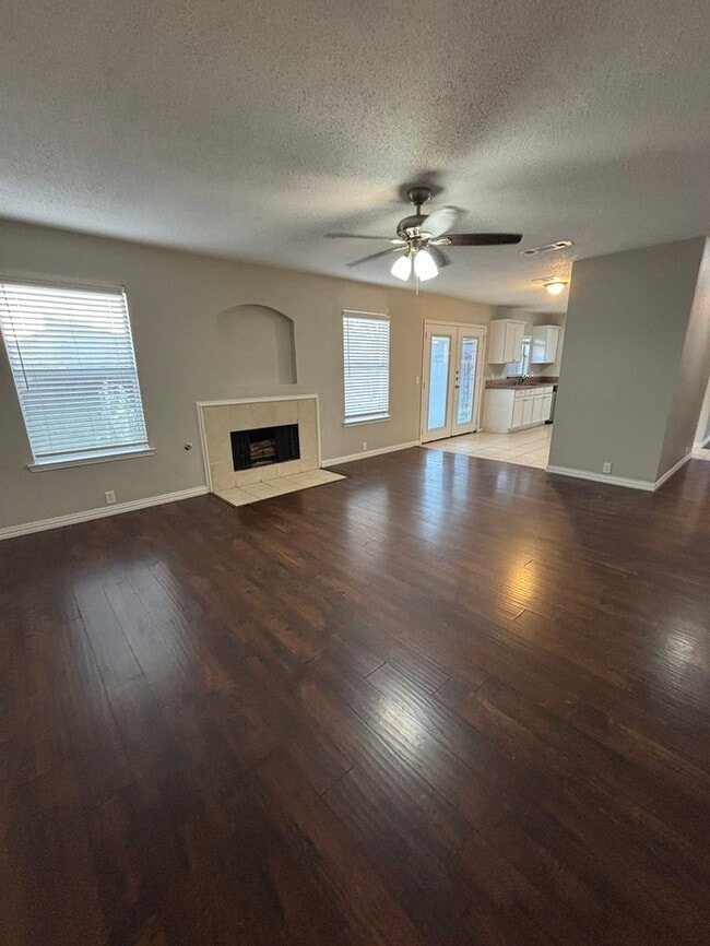 Building Photo - Charming 4 bed, 3 bath house for rent in w...