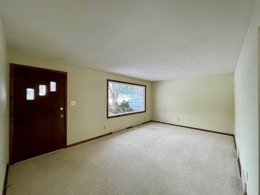 Building Photo - 9841 Smithdale Ave NE