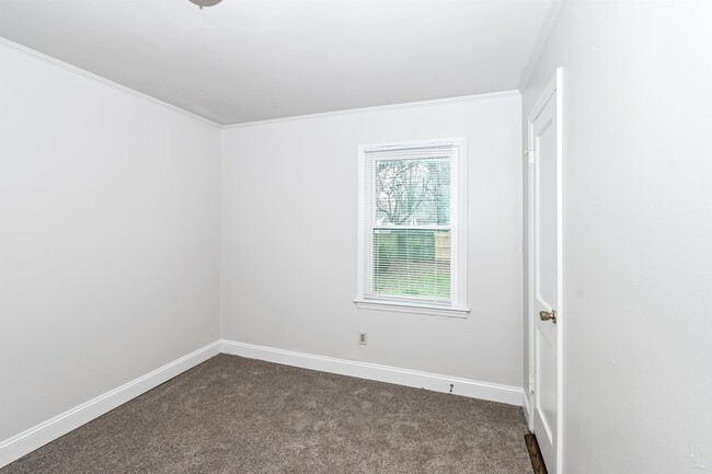 Building Photo - 1249 Dearing Rd