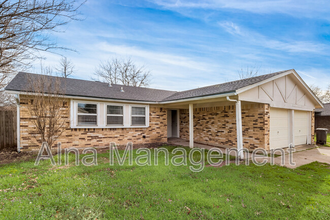 Building Photo - 5616 Twin Oaks Dr