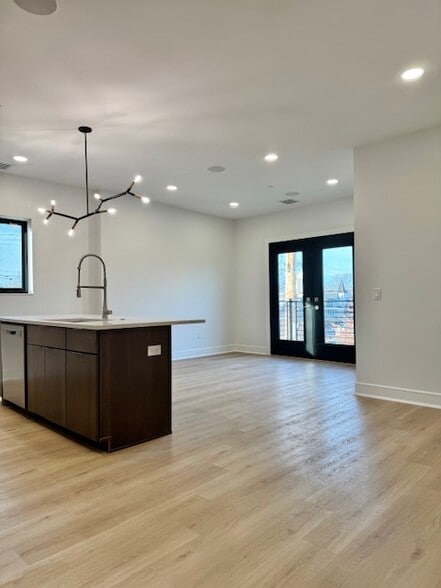 Building Photo - 85 W High St