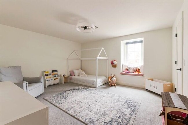 Building Photo - 4 Bedroom 2.5 Bath 2 Car Garage in Quail C...